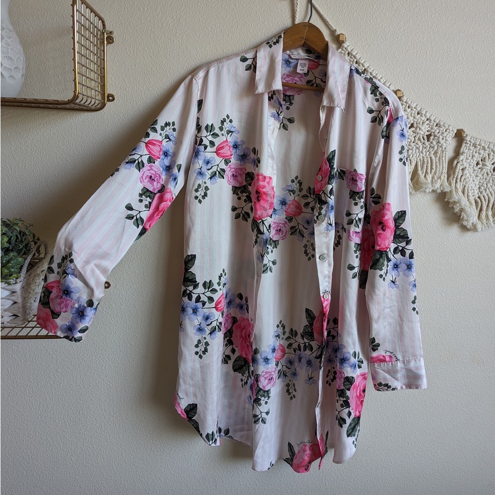 Victorias Secret pink floral robe blouse, small